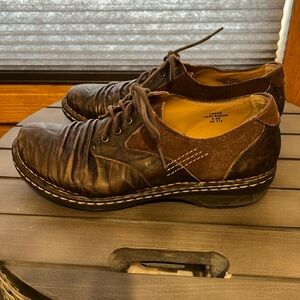 Earth shoes leather dark brown Linden style size 9.5b